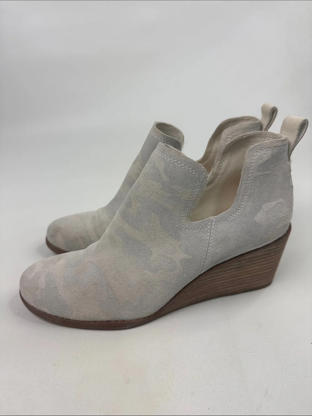 Toms cream light